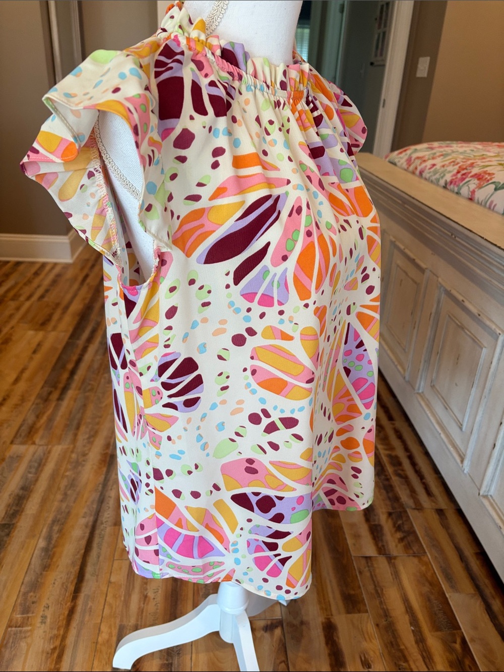 ADORA White Multicolor Flutter Sleeve Blouse size small - Picture 2 of 5